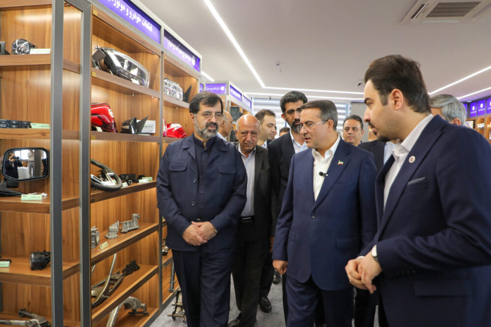 معاون رئیس جمهور در قم؛ رونق کسب‌وکارها با نمایشگاه یکپارچه، کلید توسعه صادرات