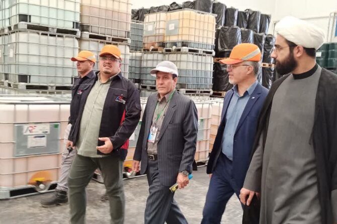 بازدید مدیرکل تعاون، کار و رفاه اجتماعی استان قم از شرکت "افزون روان امید"؛ تأکید بر سلامت روانی کارگران و نقش مشاوره خانواده در محیط کار