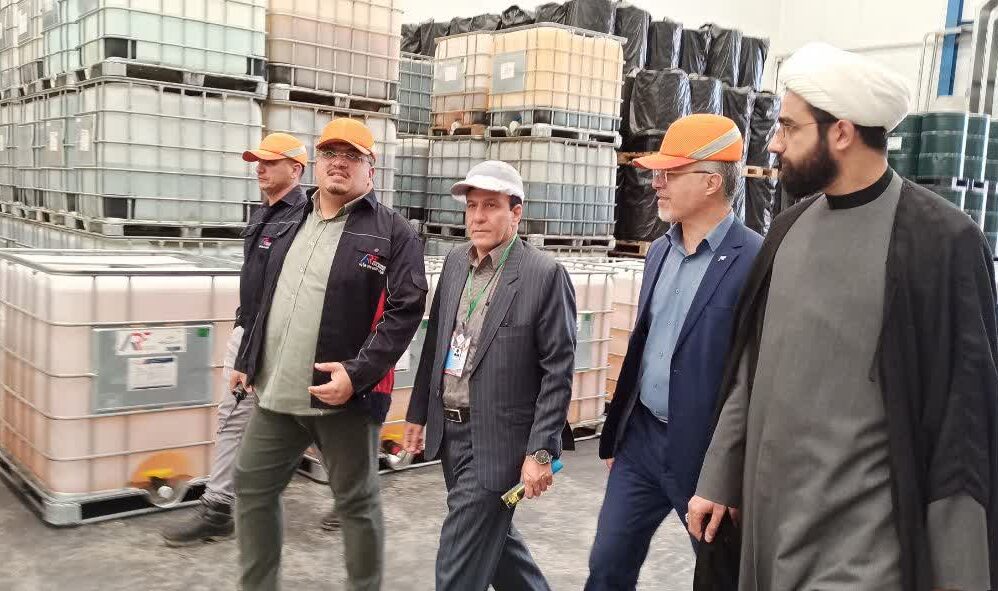 بازدید مدیرکل تعاون، کار و رفاه اجتماعی استان قم از شرکت "افزون روان امید"؛ تأکید بر سلامت روانی کارگران و نقش مشاوره خانواده در محیط کار