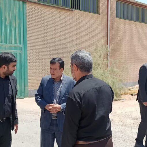 بازدید مدیرکل تعاون، کار و رفاه اجتماعی استان از شرکت انبارهای گمرک غرب و لزوم توجه به توسعه اقتصادی استان قم