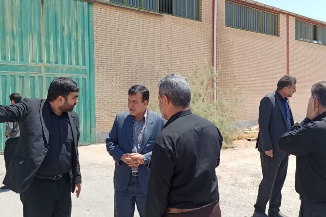 بازدید مدیرکل تعاون، کار و رفاه اجتماعی استان از شرکت انبارهای گمرک غرب و لزوم توجه به توسعه اقتصادی استان قم
