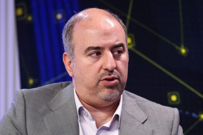 آغاز عصر خدمات ماهواره‌ای با پرتاب مجموعه ماهواره های پژوهش تا پایان سال آینده